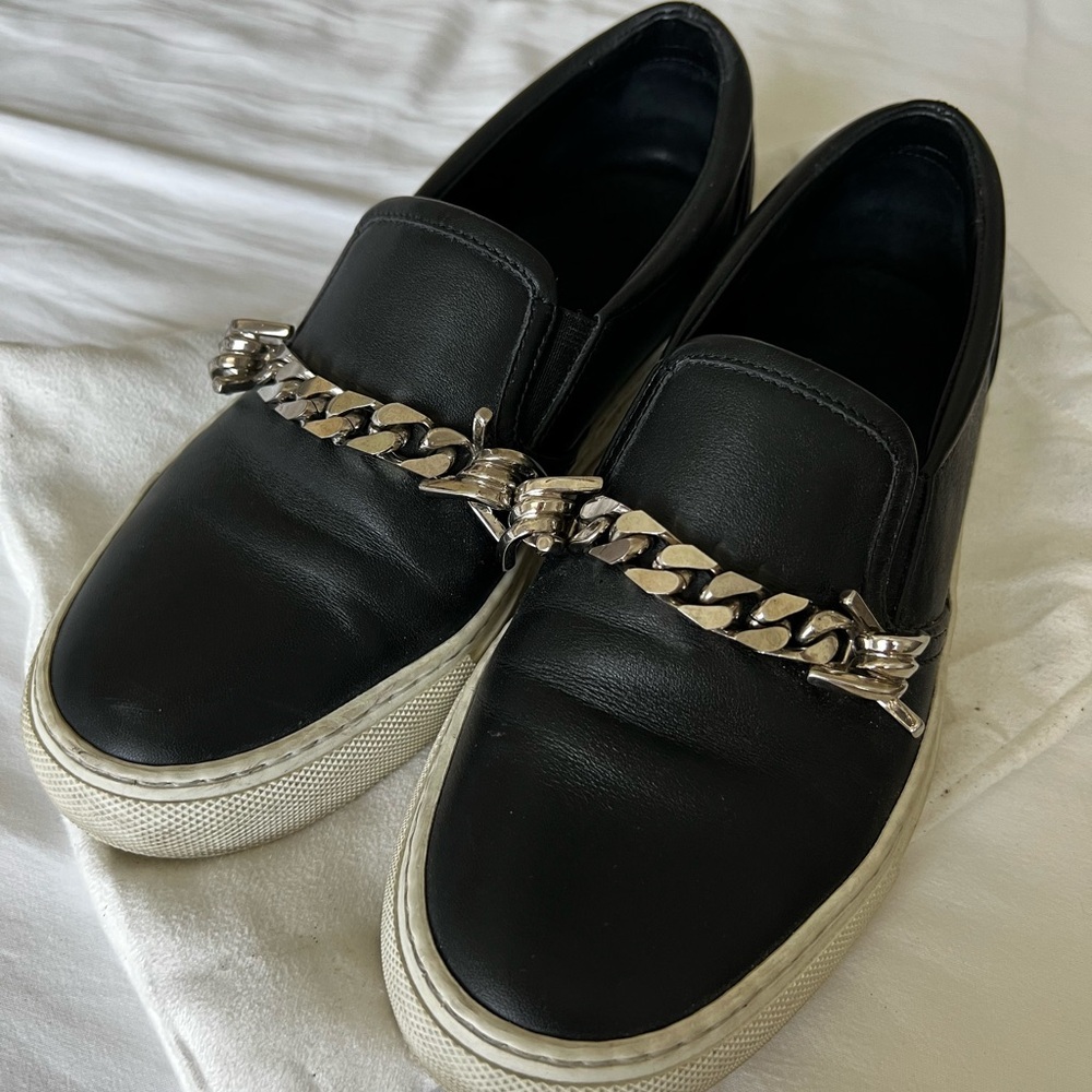 DSQUARED2 Black Leather Loafers with Silver Chain